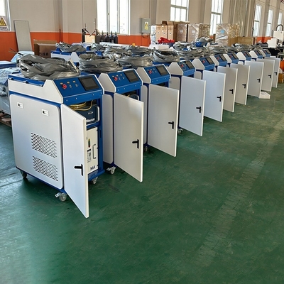 เครื่องเชื่อมเลเซอร์มือ 1500 วัตต์ ความสามารถสูงสําหรับเหล็กไร้ขัด