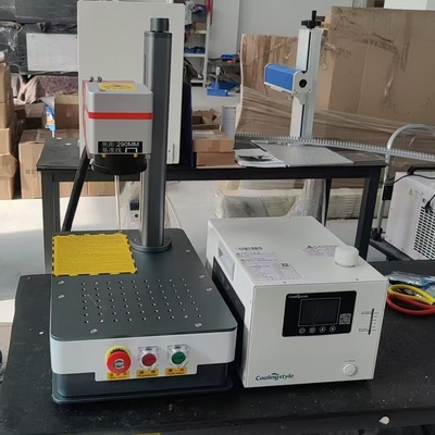 เครื่องมาร์กเลเซอร์ไฟเบอร์ UV CO2 Mopa ปี 2025 สำหรับแกะสลักสร้อยคอและแหวนโลหะ